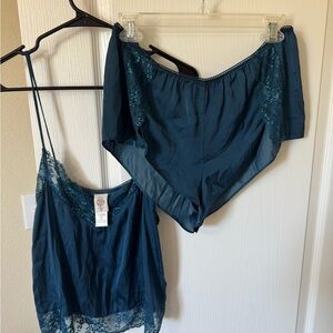 In Bloom Deep by Jonquil Set